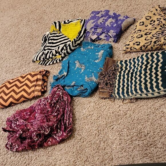 Lot of Name Brand Designed Scarves - Multicolor Multiprint - Picture 10 of 11